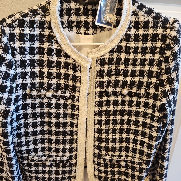 Coat - Picture 1 of 3